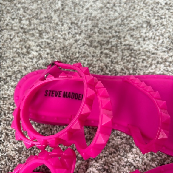 Steve Madden NWOT Hot Pink Studded Jelly slides - Picture 2 of 5
